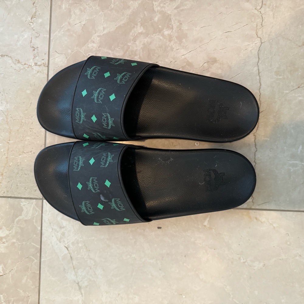 Men’s MCM authentic pool slides in very good condition size 43/10 Mens